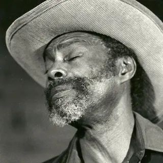 Lester Davenport