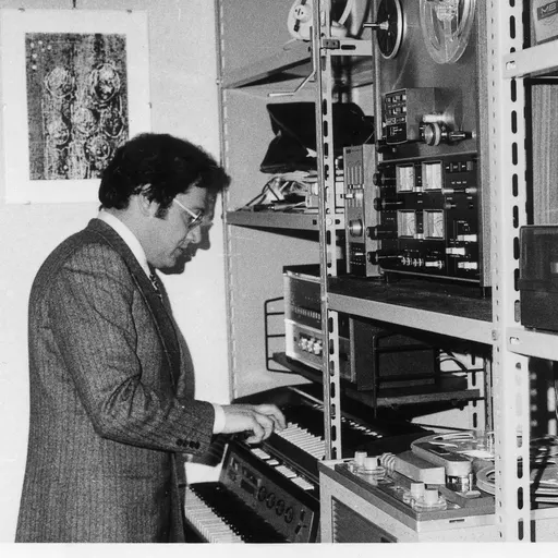 Sandro Brugnolini | TRACKLIB.COM